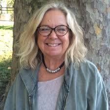 Lynne Avril