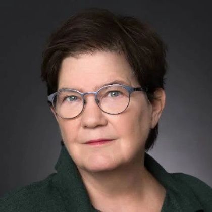 Ellen Klages